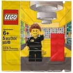 5001622 Lego Store Emplyee